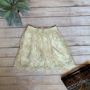 ✨5/$25✨ romantic laced/crochet elastic skirt